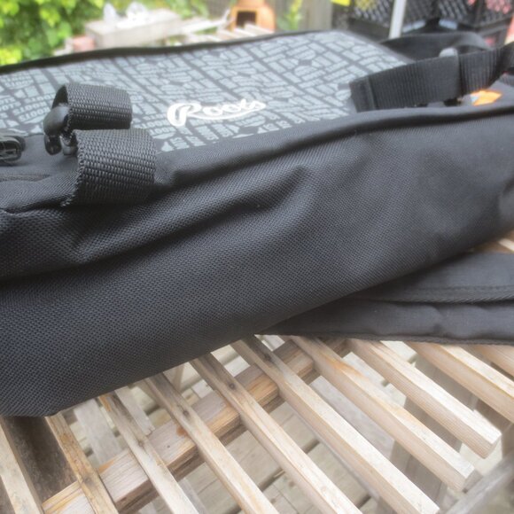 Roots Canada Messenger Laptop School Work Travel Bag Crossbody Bag. - Picture 7 of 10